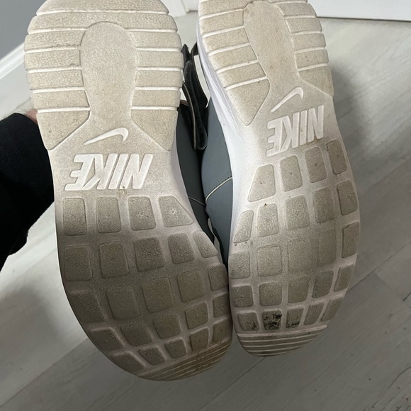Nike Gray Sandals Women sz10 - Picture 4 of 4